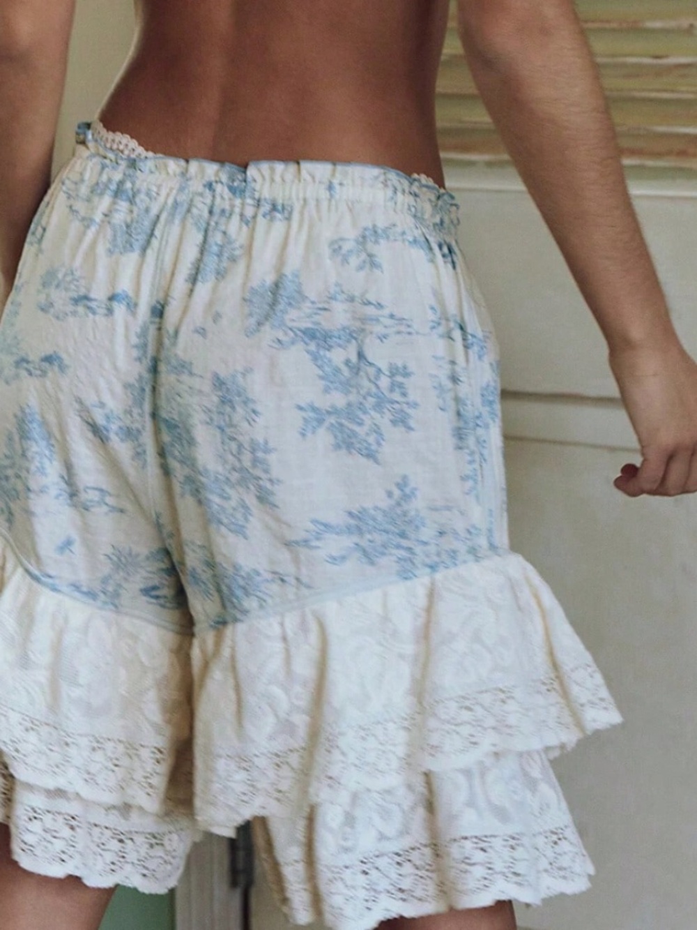 Boho Floral Print Stretchy Waist Tiered Lace Shorts - Picture 12 of 12